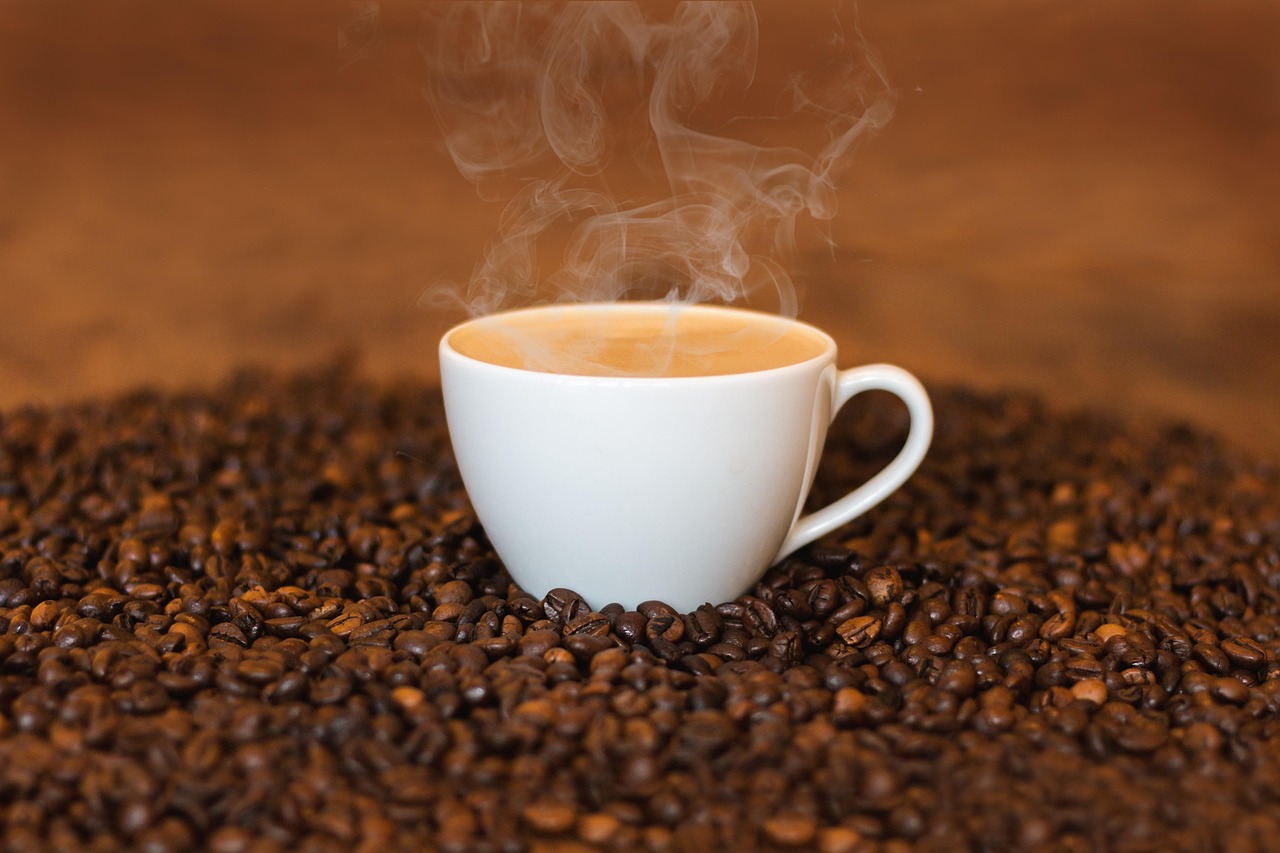 koffiebonen en koffie